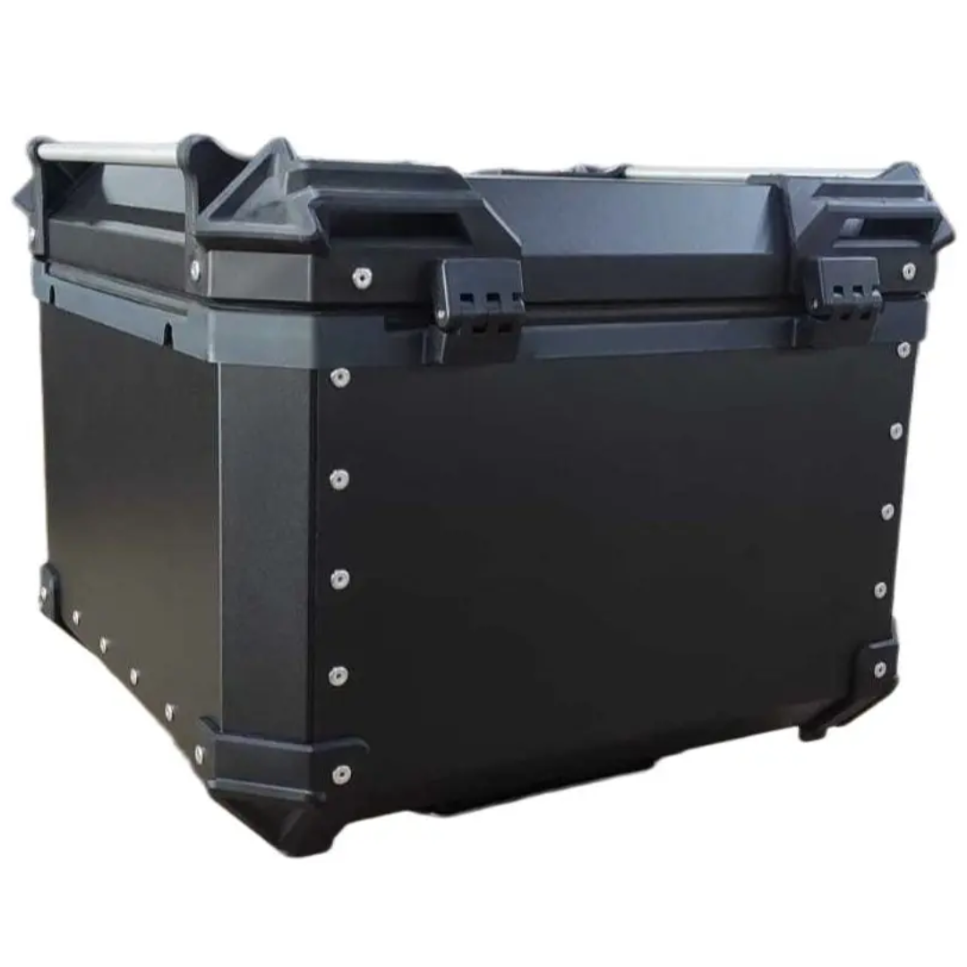 b16ffb774f87c73ef2860bd6927845bf.png Bauleto Alumínio Baú 55L Dakar Universal Com Base Preto - Imagem 6